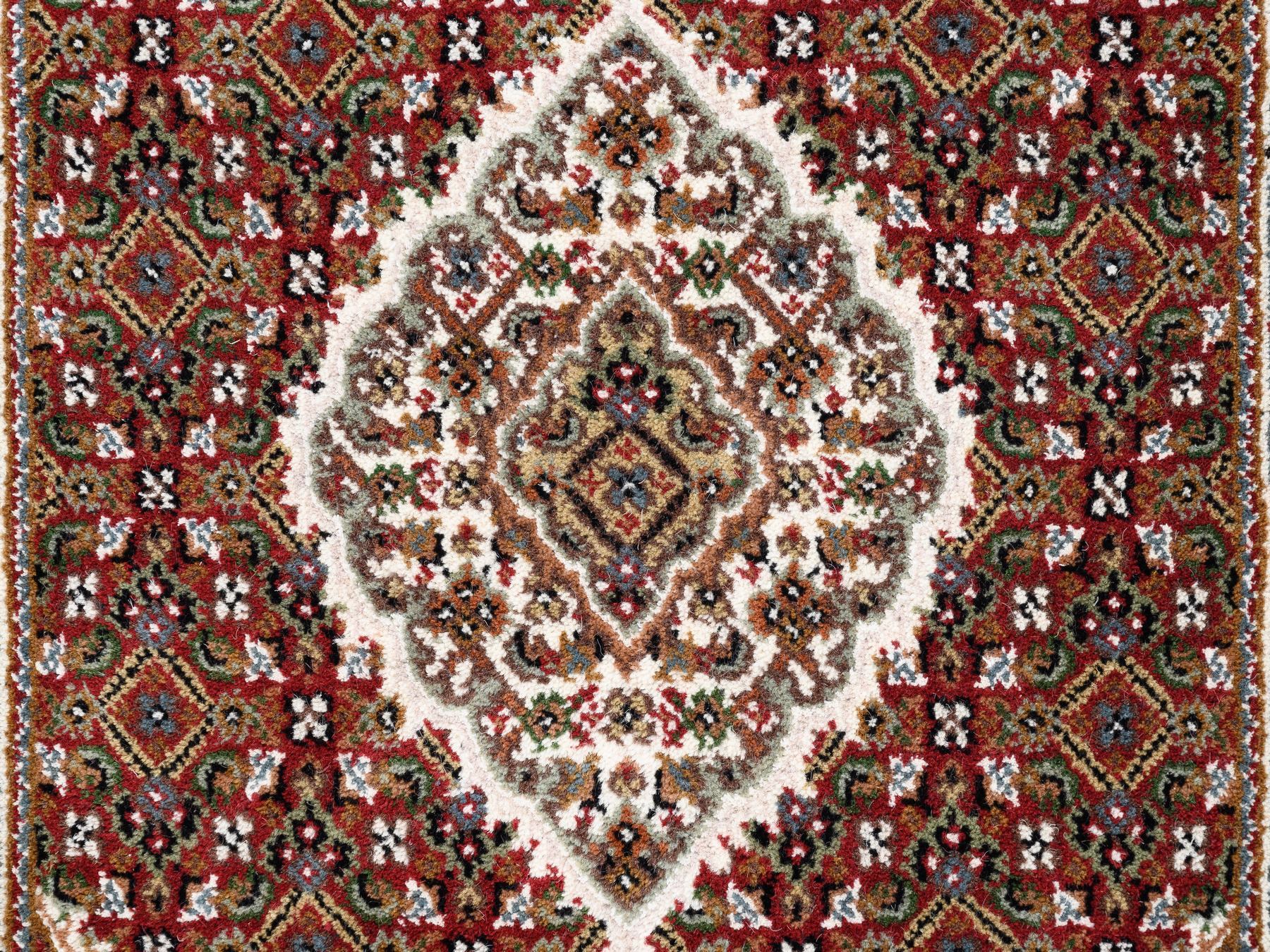 Traditional Rugs LUV563337